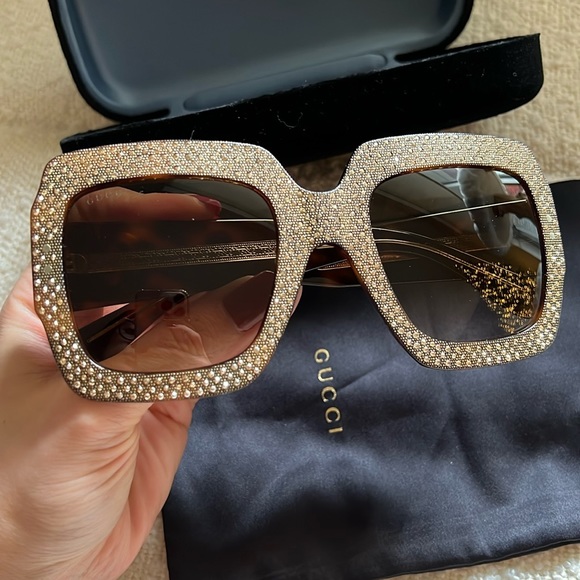 Gucci sunglasses - Picture 1 of 9